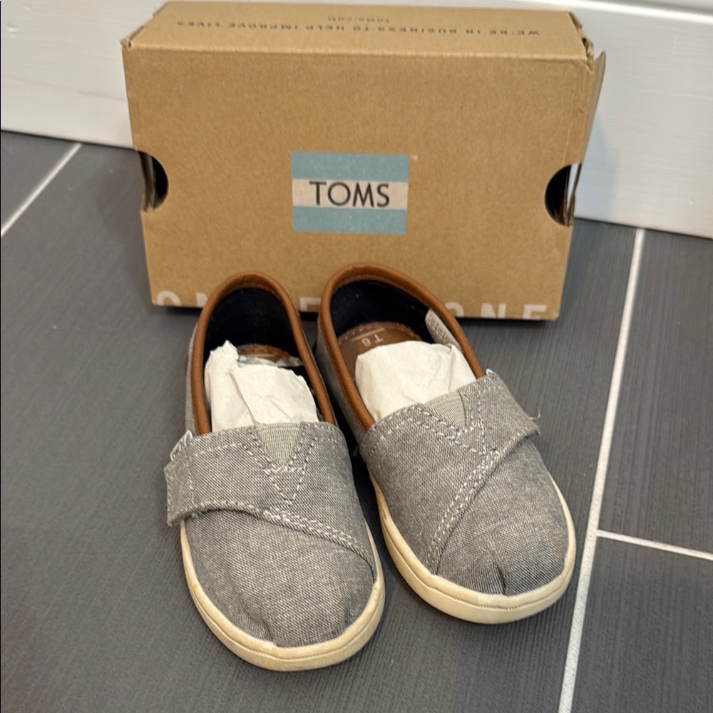 TOMS Alpargata Slip-On Sneaker - tiny size 6, frost grey chambray
